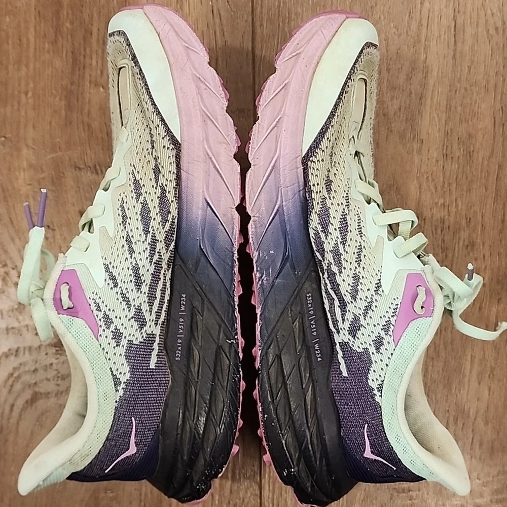 HOKA Scapegoat 5 Wide Trails Sneaker Shoe Vibram Sole Casual Women's size 8.5D